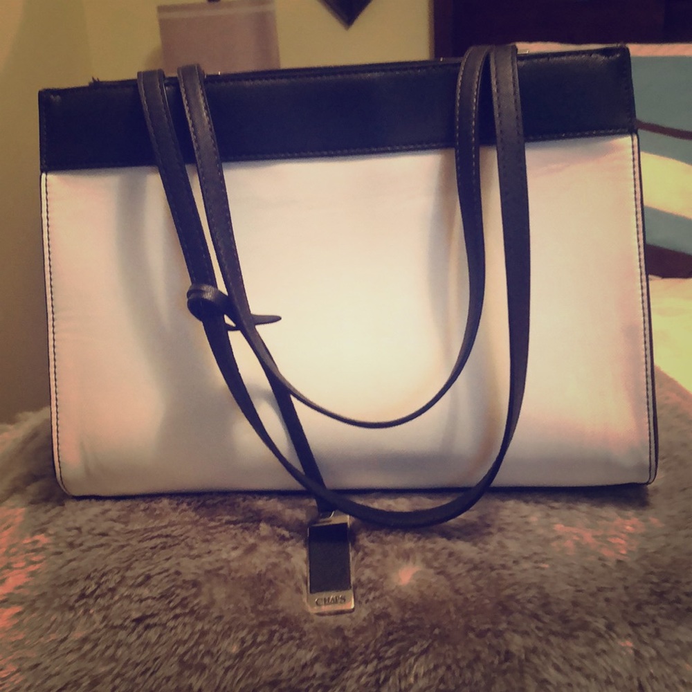 Black and white purse 👜